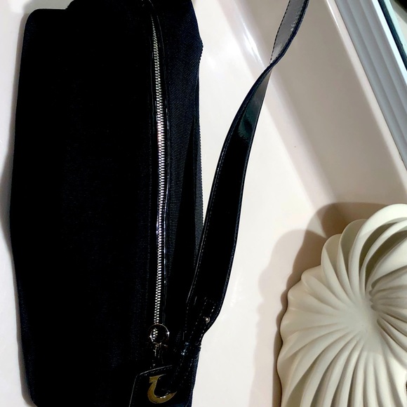 Salvatore Ferragamo black shoulder bag - Picture 2 of 8